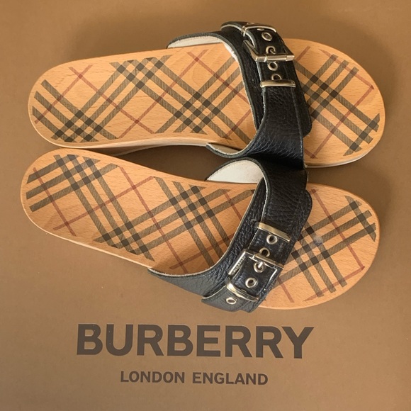 Burberry Sandals - Picture 3 of 15